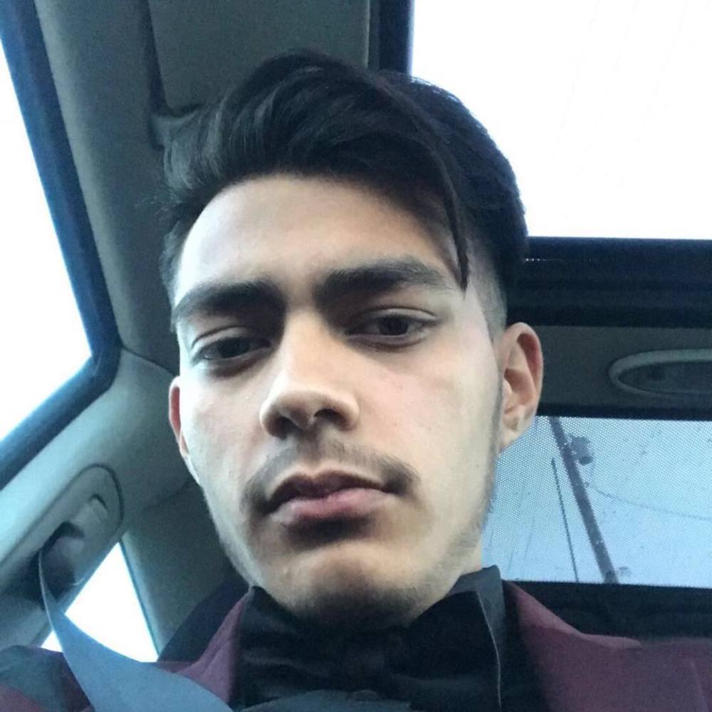 Meet your Posher, Axcel